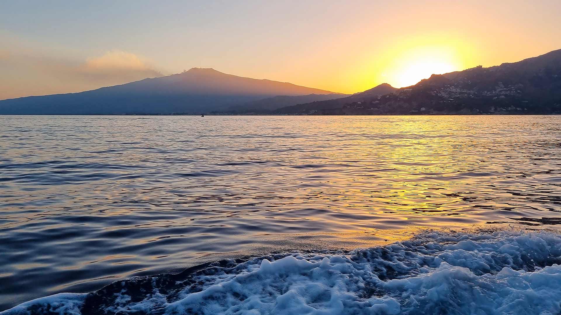 Tramonto in barca a Taormina 3